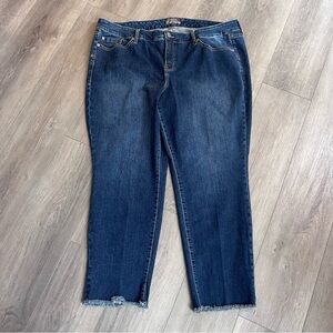 Torrid crop boyfriend distressed jeans vintage stretch with raw hem size 22